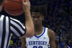 谁能想到这么瘦小的球员会成MVP呢？亚历山大在肯塔基是这么打球的！